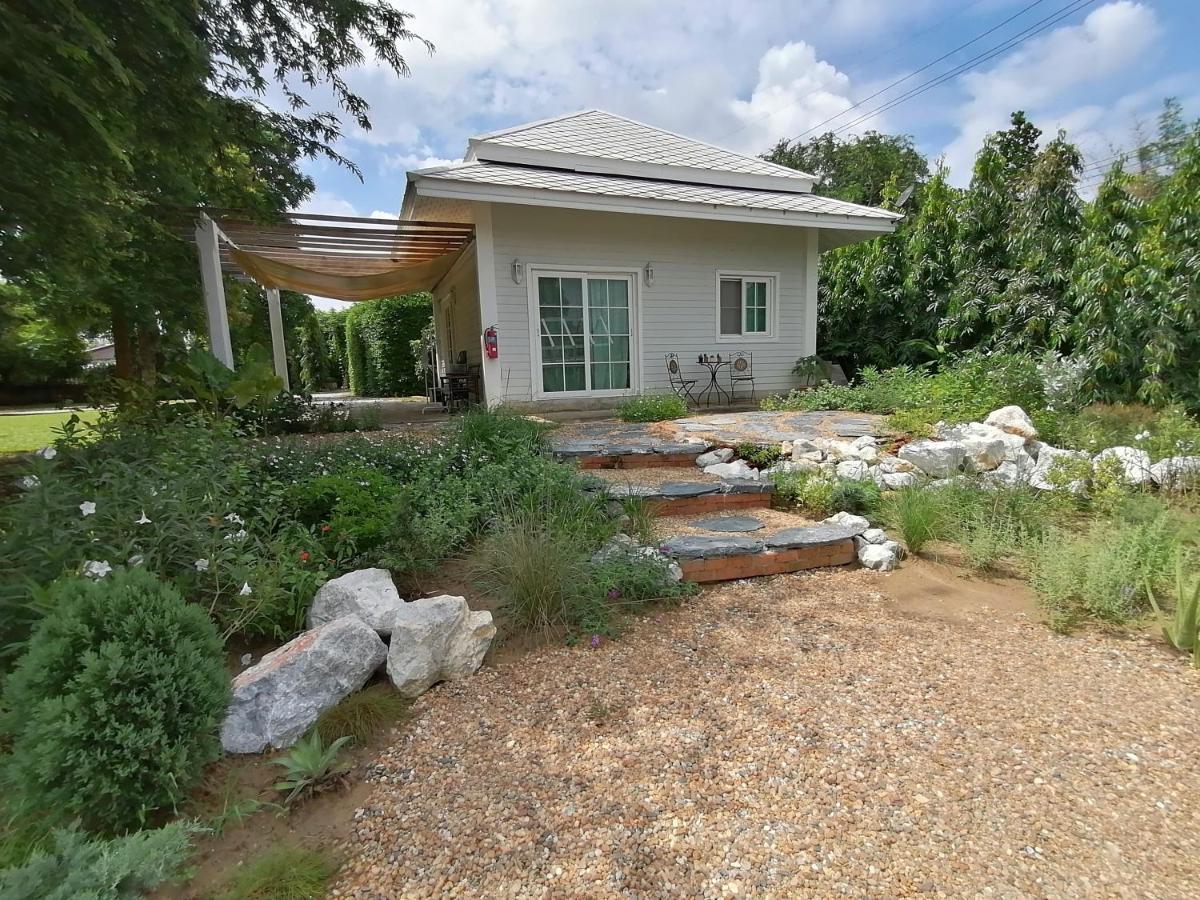 Baan2Rai Hotell Kanchanaburi City Exteriör bild