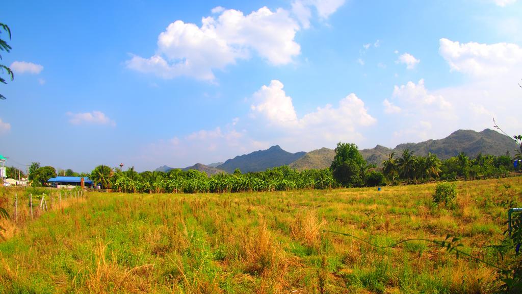 Baan2Rai Hotell Kanchanaburi City Exteriör bild