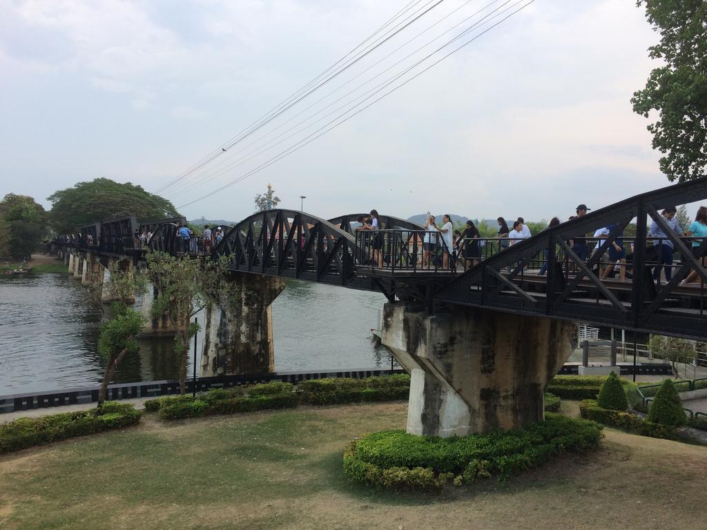Baan2Rai Hotell Kanchanaburi City Exteriör bild